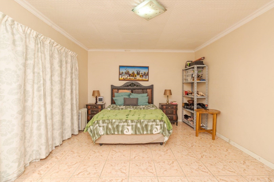4 Bedroom Property for Sale in Devon Park Western Cape